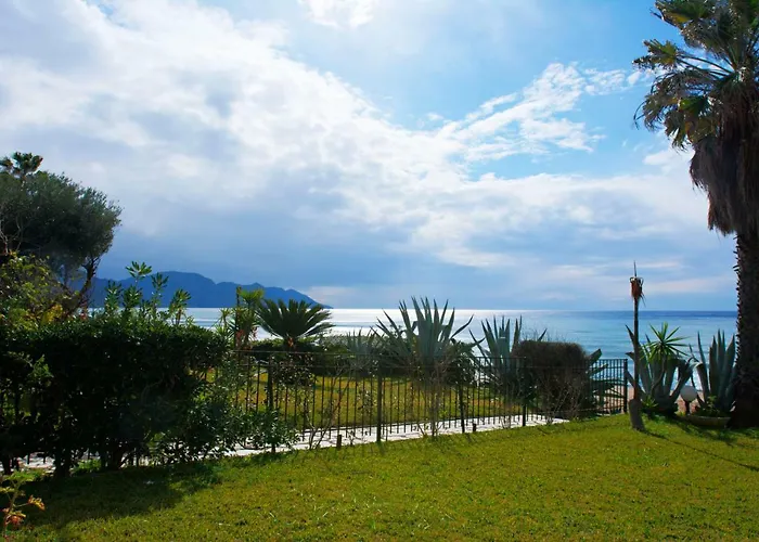아파트 Karni Glyfada Kerkyra 펠레카스